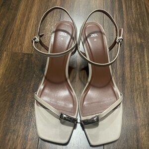 Zara Toe Ring Heel Sandals Size 40 10